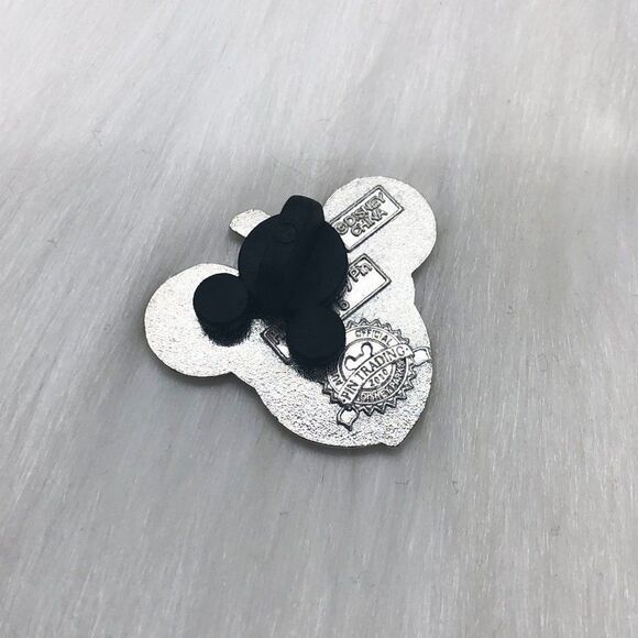 🔮 5/$25 Disney Mickey Mouse Acorn Pin - Picture 3 of 3